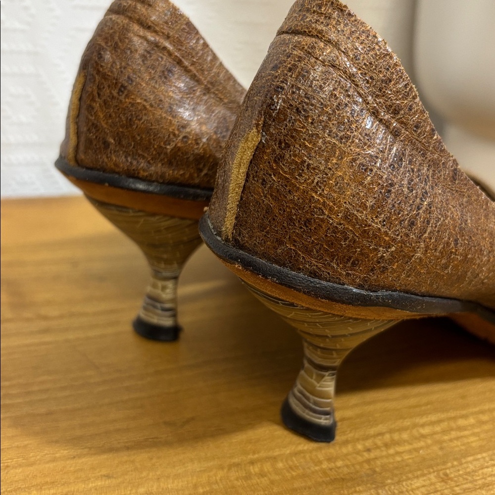 Brown Peep-Toe Kitten Heel Pumps - Picture 2 of 8